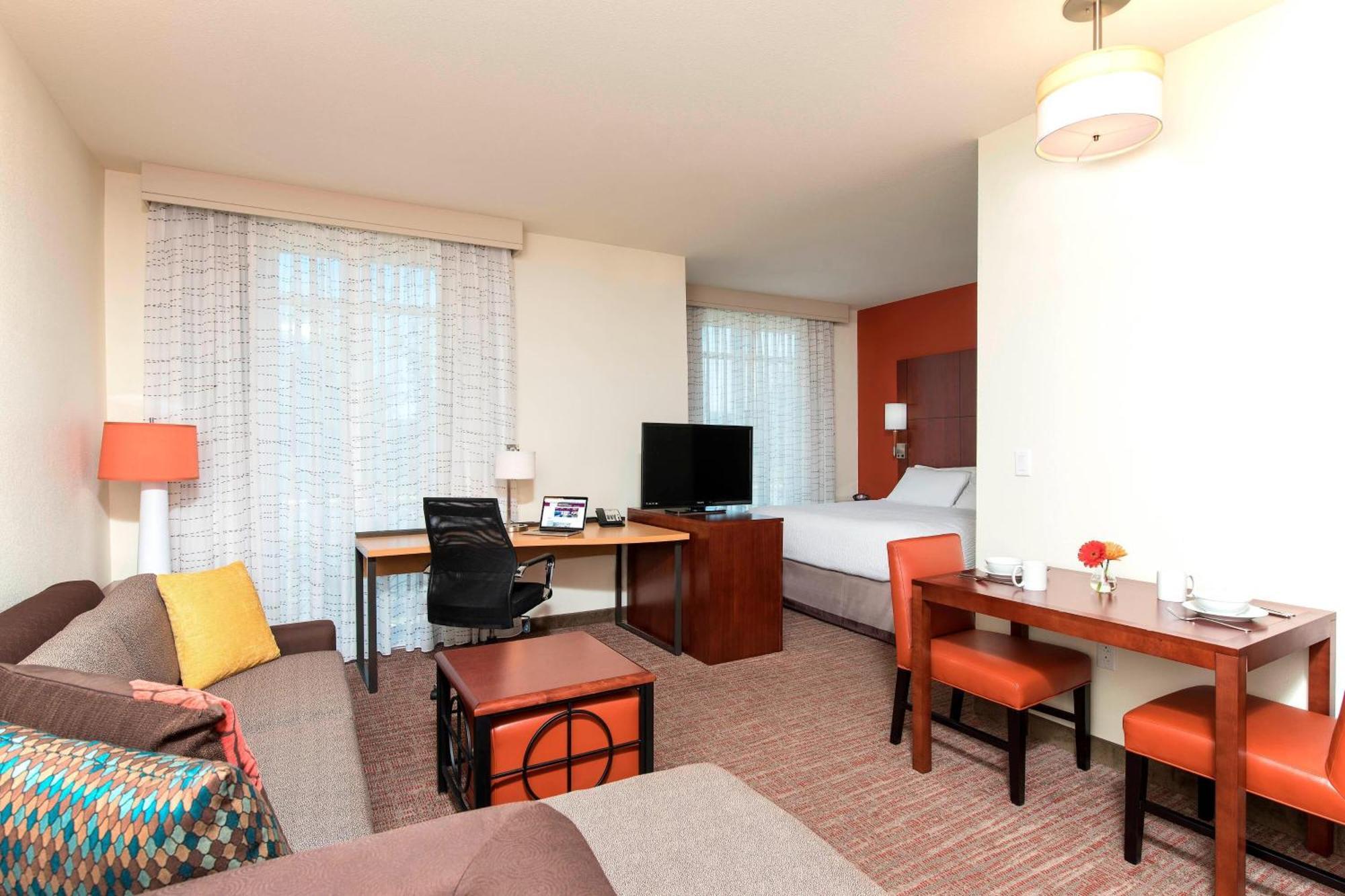 Hotel By Marriott - Area 3*
